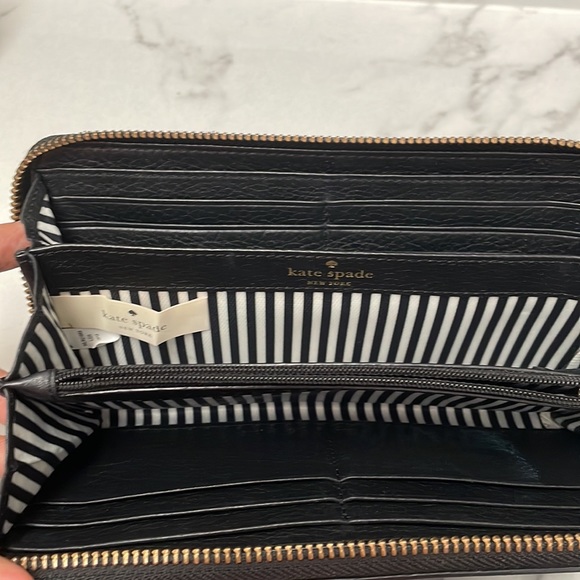 Kate Spade Wallet ♠️ Leroy Street - Picture 3 of 6